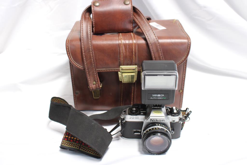 Nikon FG-20 Camera With Minolta Flash