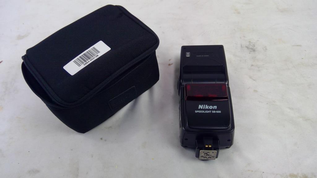 Nikon Speedlight SB-600