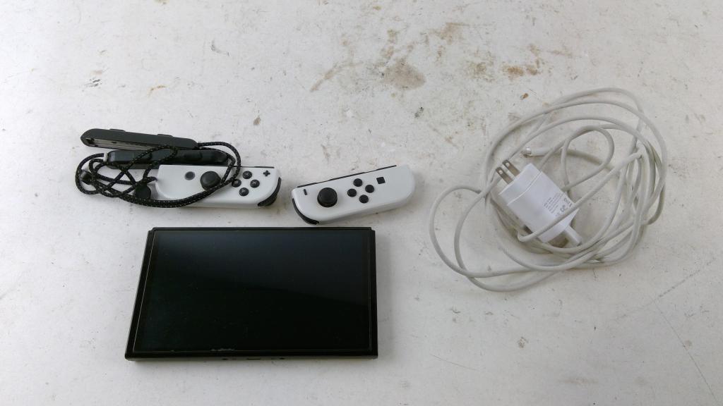 Nintendeo Switch OLED