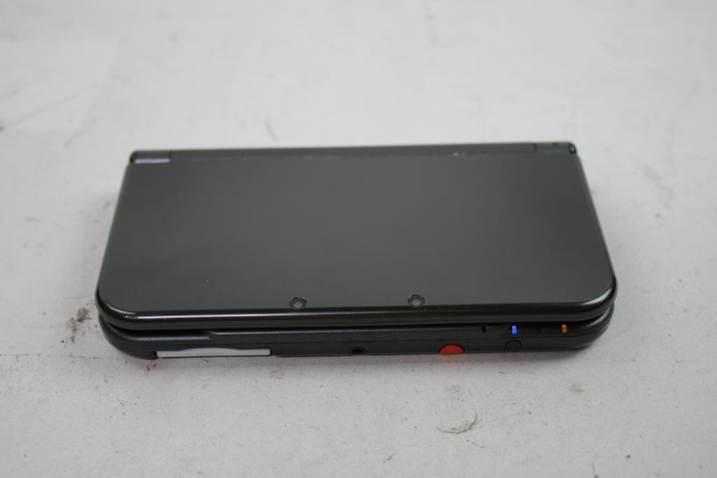 Nintendo 3DS XL Video Game Console