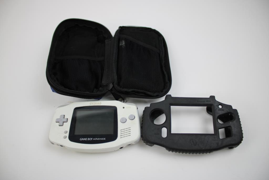 Nintendo Gameboy Advance With 7 Games Included