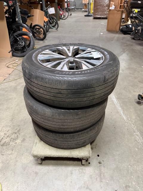 Nissan 18 Inch Stock Wheels (3)