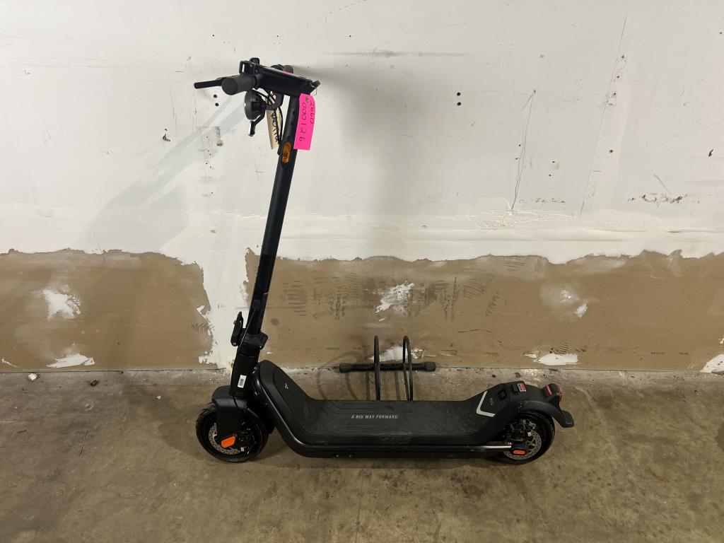 Niv Electric Scooter