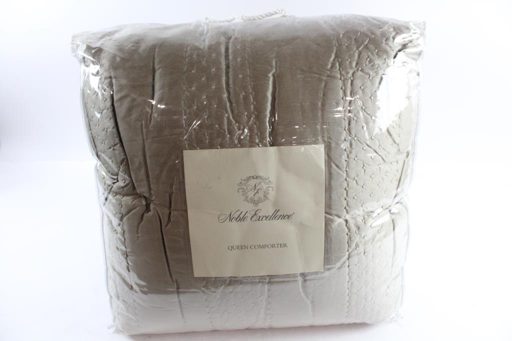 Noble Excellence Marquesa Queen Comforter Property Room