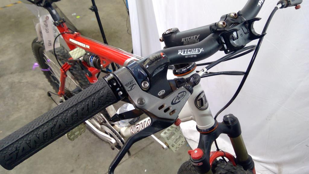 Novara Ponderossa FSL Front Suspension Mountain Bike | Property Room