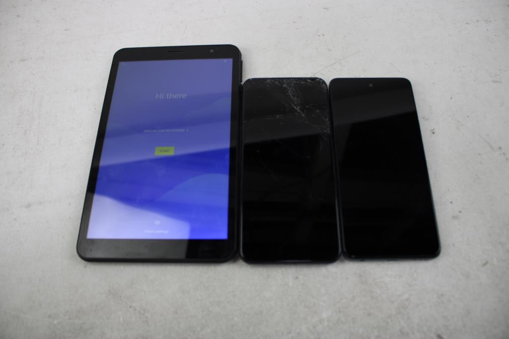 Nuu Tablet, Motorola Cell Bulk, 3 Pieces, Sold For Parts