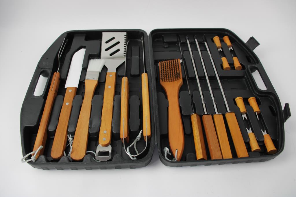 Outdoors Wood-Handle Barbecue Grilling Set