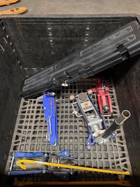 PALLET NOT INCLUDED - Car Jacks And More