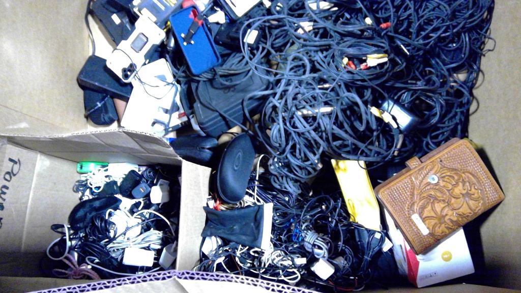 Pallet Of Av Cords And More 20+ Pieces