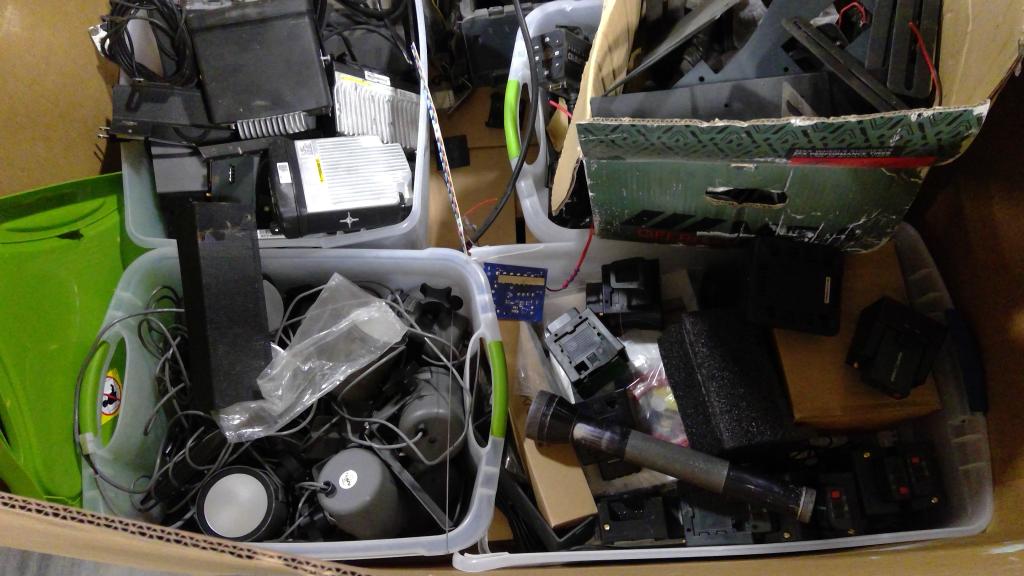 Pallet Of Car Radios And More 10+ Pieces