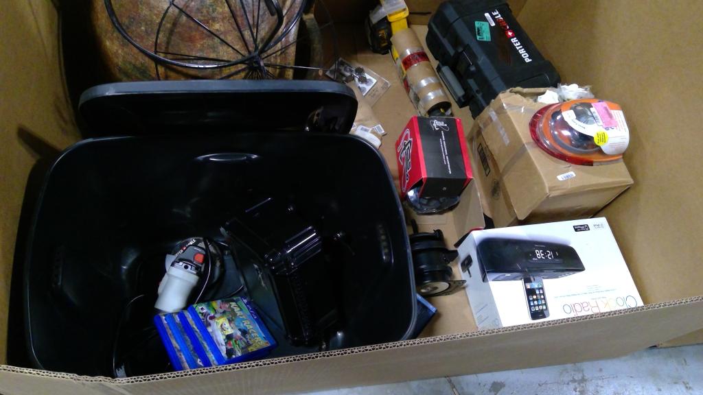 Pallet Of Clock Radio And More 5+