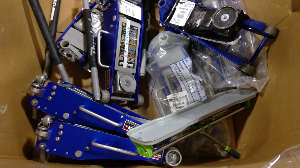 Pallet Of Duralast 2.5 Ton Car Jacks 5+ Pieces