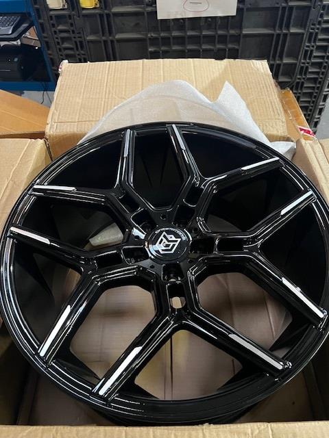 Pallet Of Mixed Wheels | Property Room