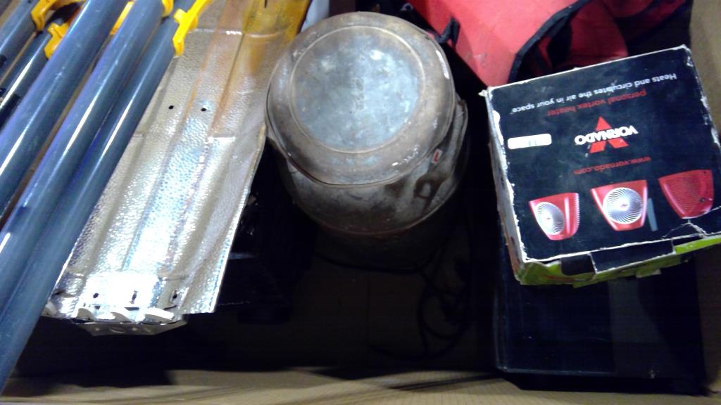 Pallet Of Snowshovels And More 10+ Pieces