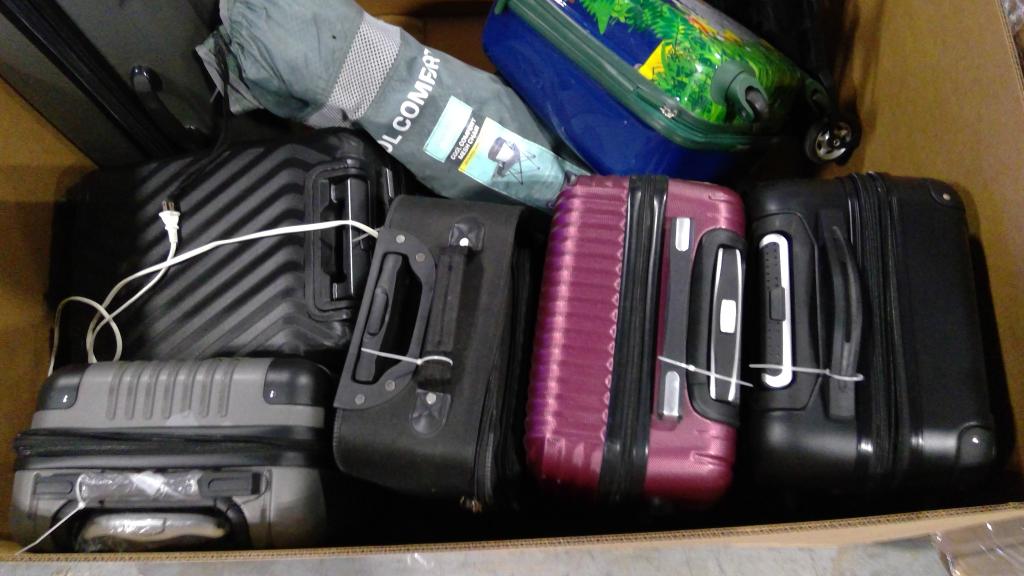 Pallet Of Suitcases 5+ Pieces