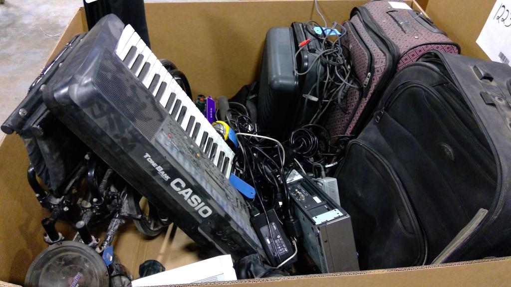 Pallet Of Suitcases And More 5+ Pieces