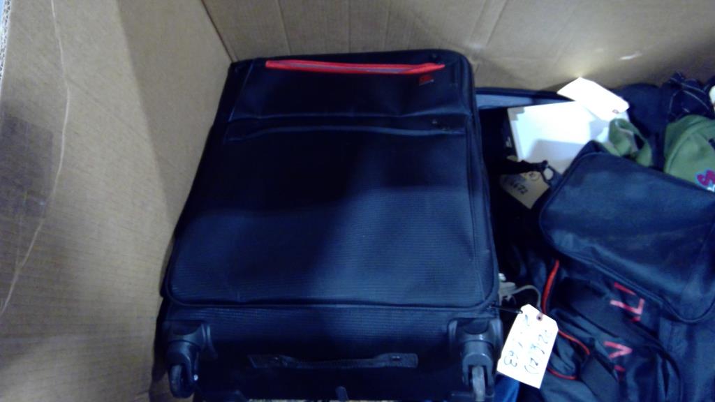 Pallet With Bags And More, 5+ Pieces Property Room