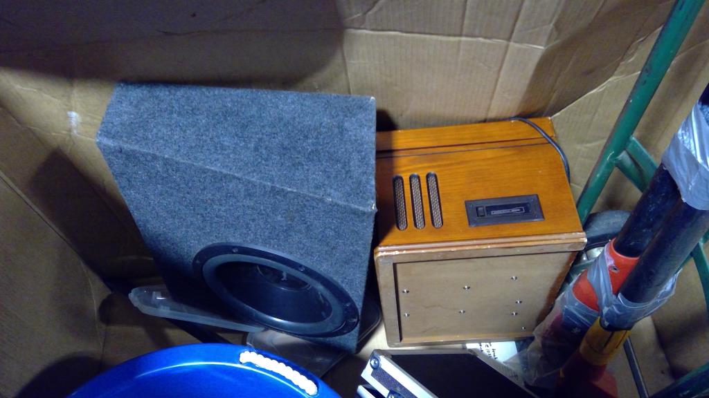 Pallet With Car Speaker And More, 5+ Pieces Property Room