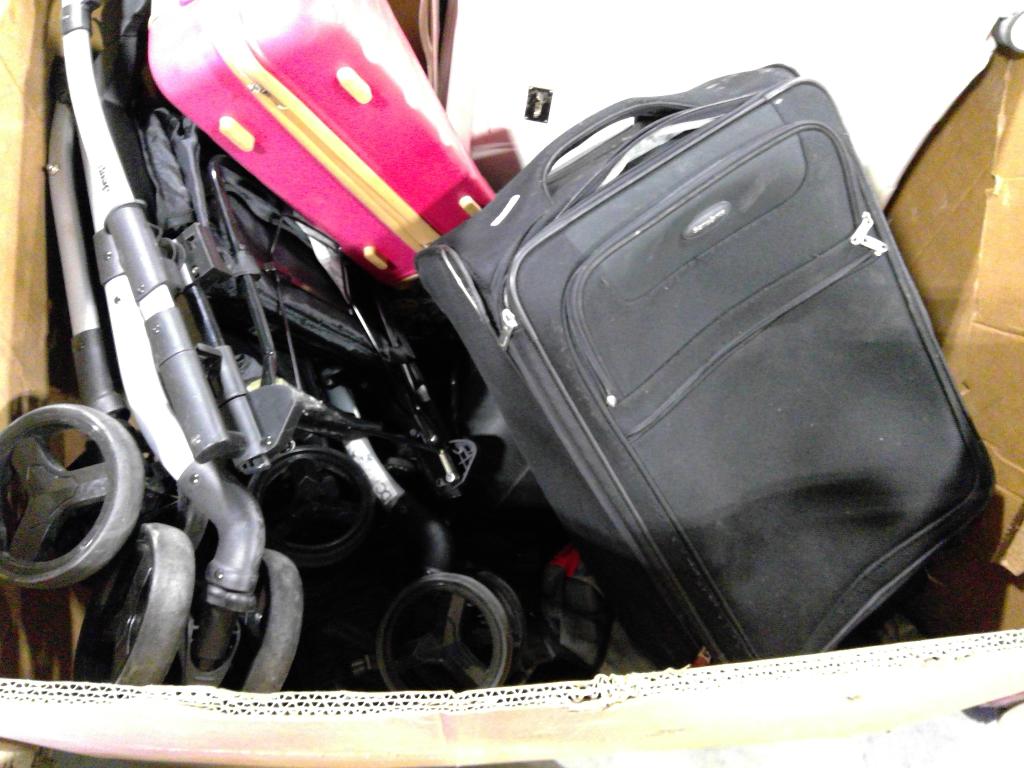 Pallet With Stroller And More, 5+ Pieces