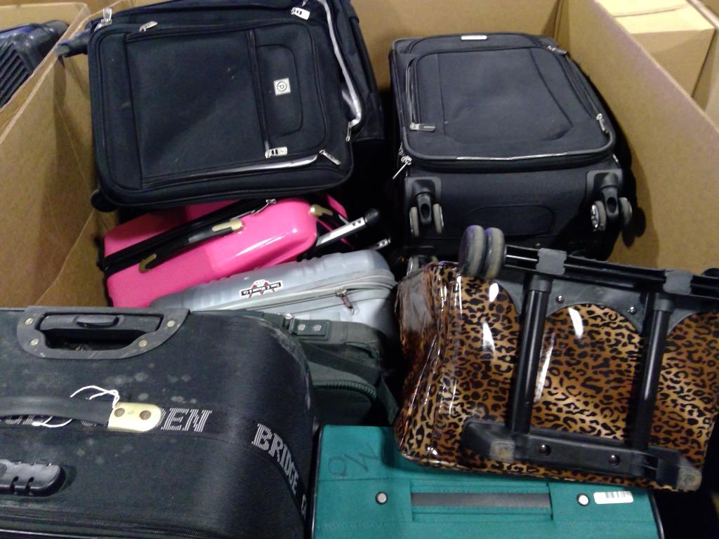 Pallet With Suitcases And More, 5+ Pieces