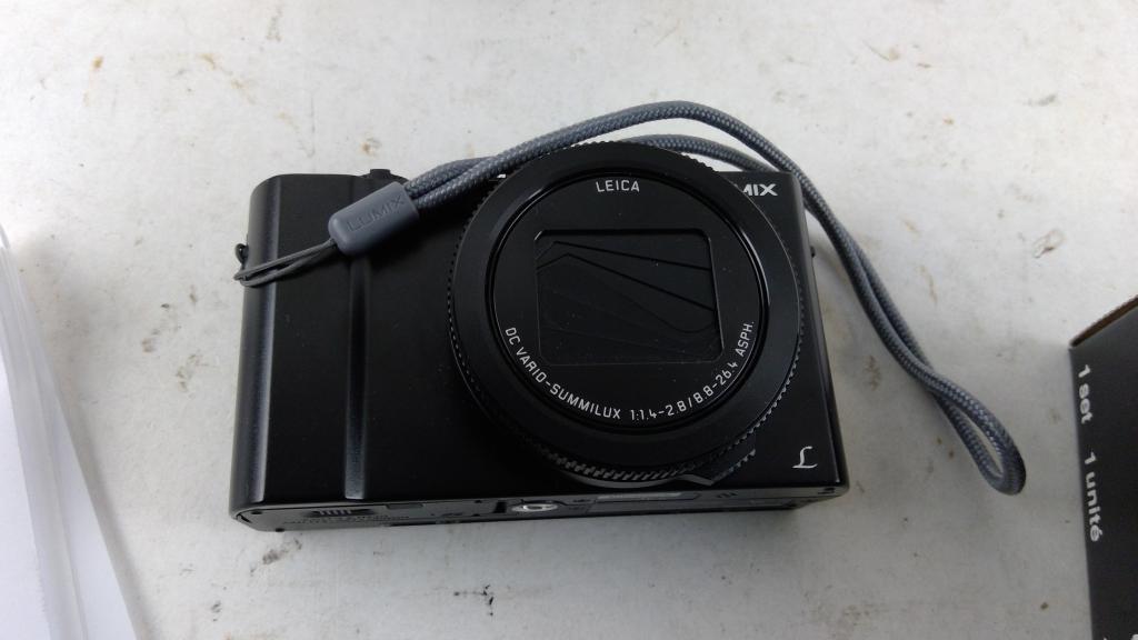 Panasonic DMC-LX10 Digital Camera