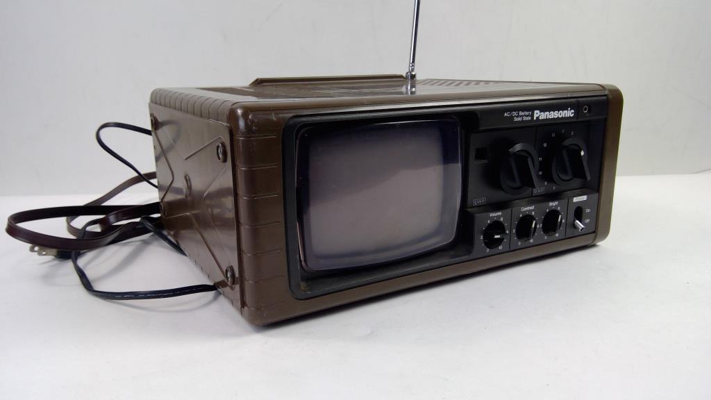 Panasonic Solid State Portable Television TR-525