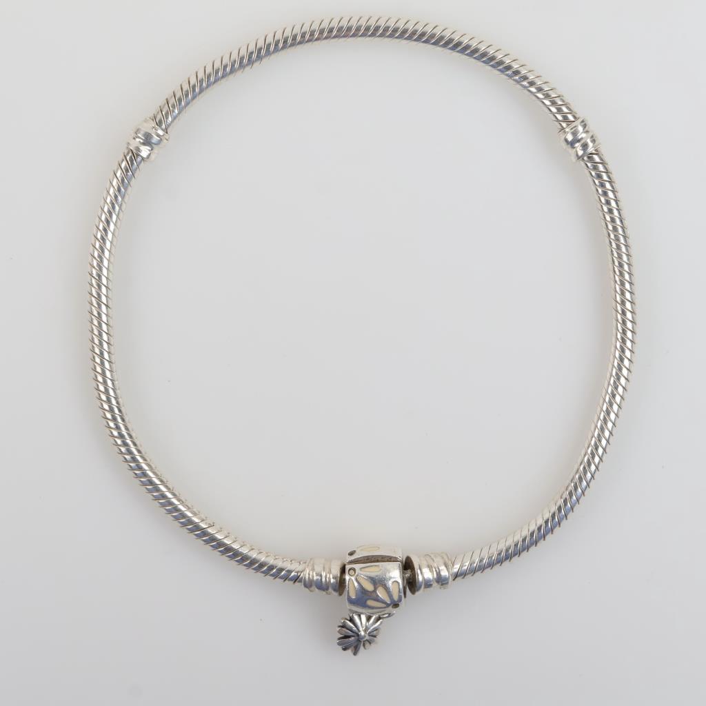 Pandora Moments Sterling Silver Daisy Flower Clasp Snake Chain Bracelet