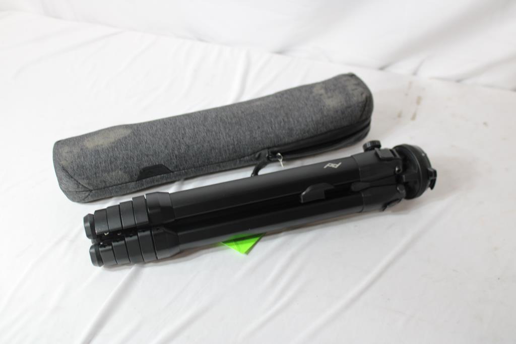 Peak Design Tripod With Case