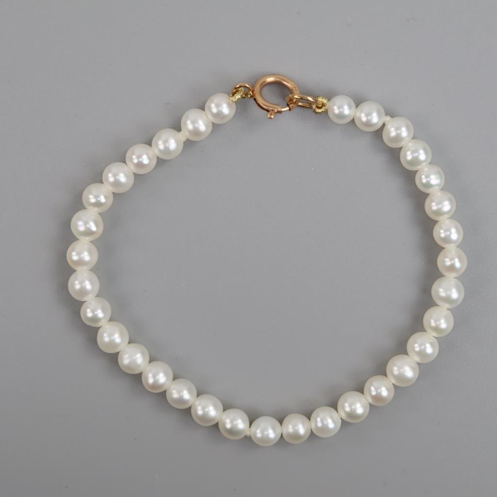 Pearl Bracelet With 10kt Gold Clasp