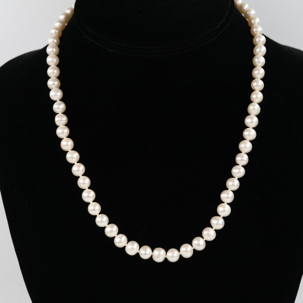 Pearl Necklace 10kt Gold Clasp