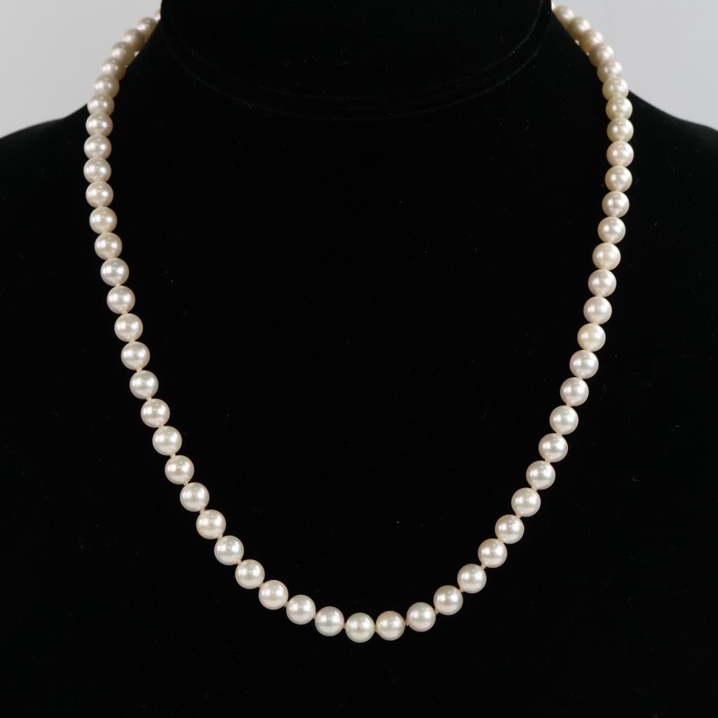 Pearl Necklace 14kt Gold Clasp