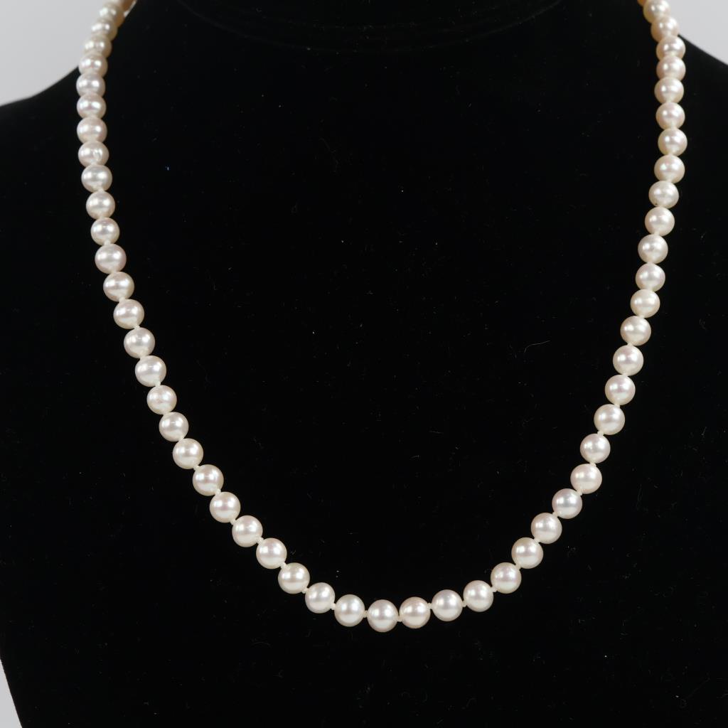 Pearl Necklace With 14kt Gold Clasp