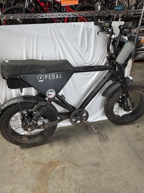 Pedal Electric Core Moped Style E-Bike