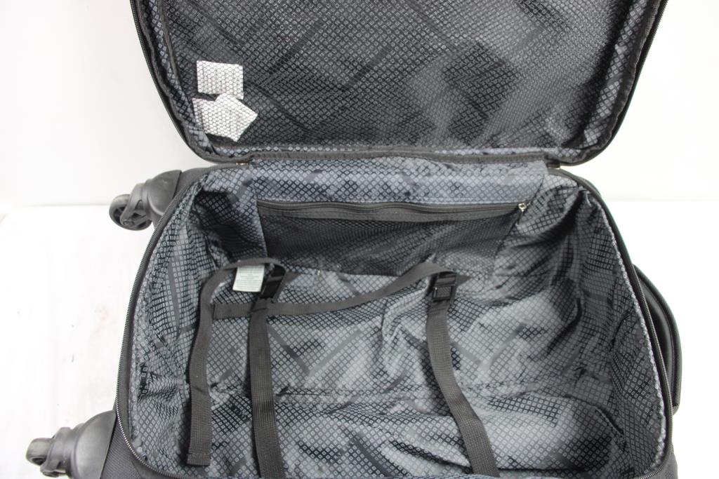 Perry Ellis Roller Suitcase