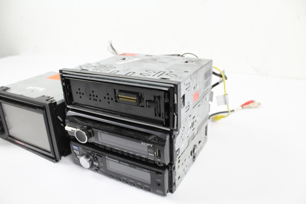 Pioneer AVHO2300DVD Car Media Center & More, 5 Items Property Room