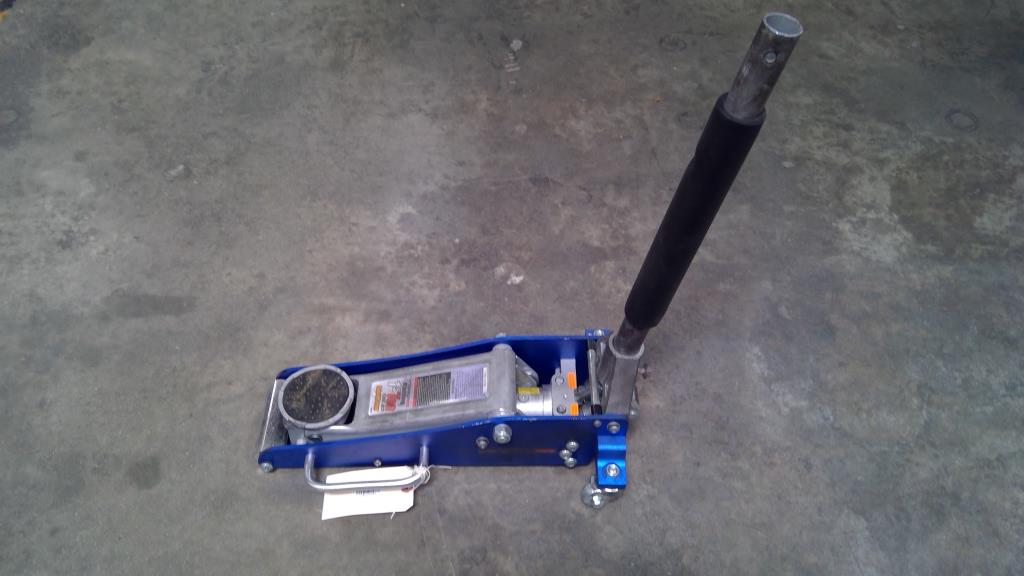 Pittsburgh 1.5 Ton Floor Jack