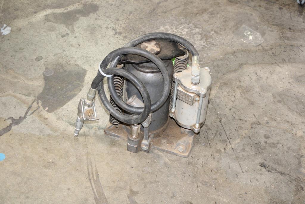Pittsburgh 20 Ton Air Hydraulic Bottle Jack Property Room