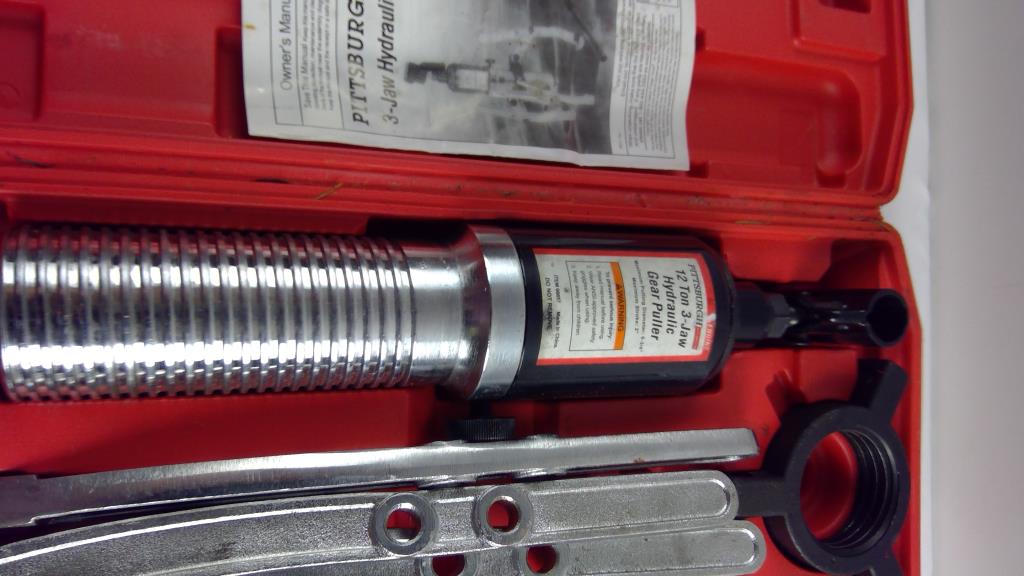 Pittsburgh 3Jaw Hydraulic Gear Puller, 95326/66657 Property Room