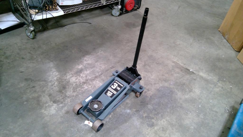 Pittsburgh 3-Ton Heavy Duty Rapid Pump Floor Jack