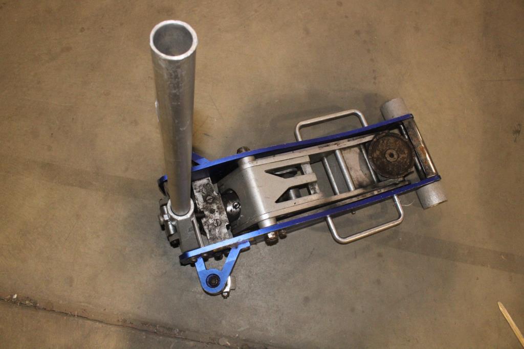 Pittsburgh Automotive Hydraulic Jack Property Room