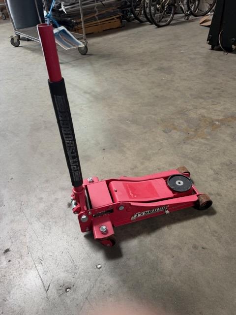 Pittsburgh Floor Jack