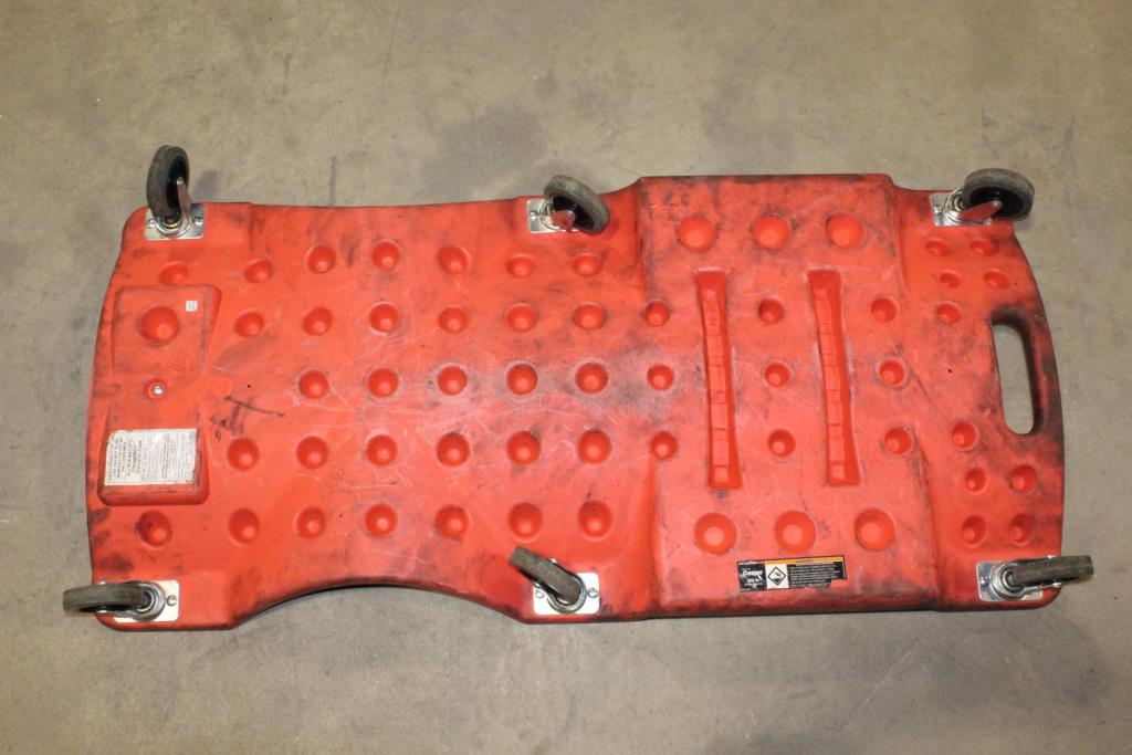 Pittsburgh Oversized Creeper Property Room