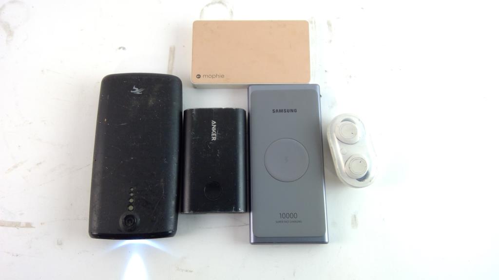 Portable Charger And Earbuds Bulk Lot, 5 Pieces Property Room