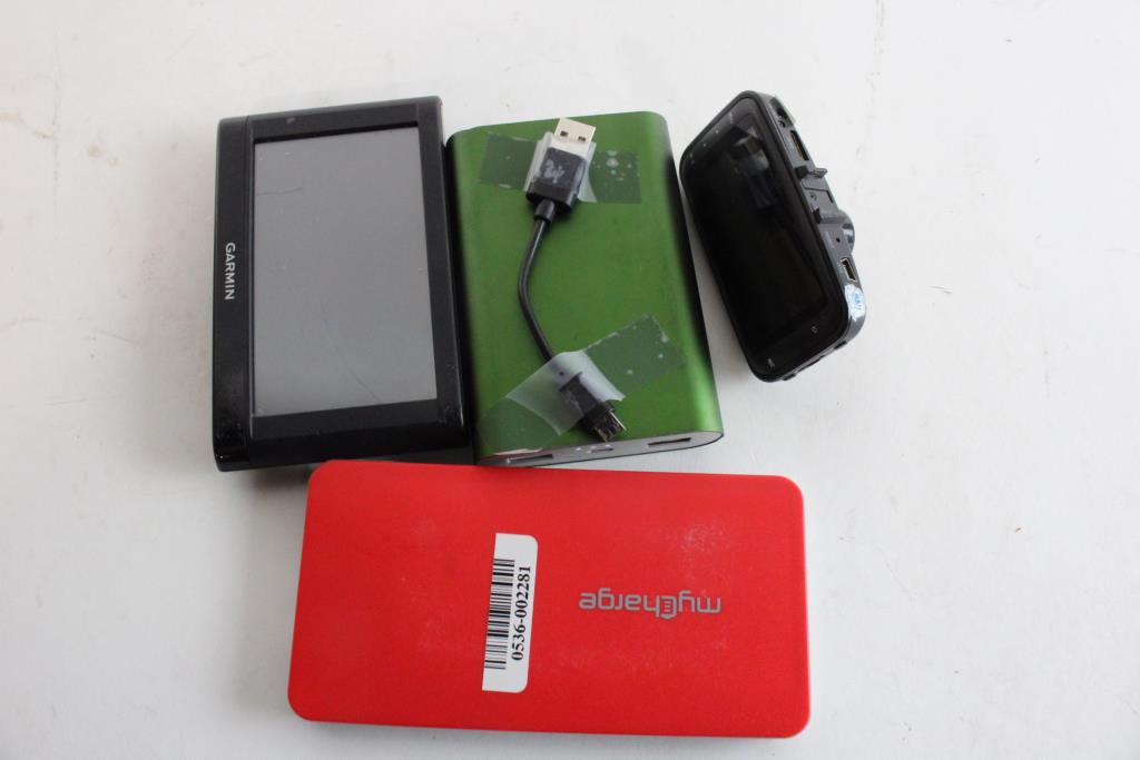 Portable Charger With Gps 4 Pieces Property Room