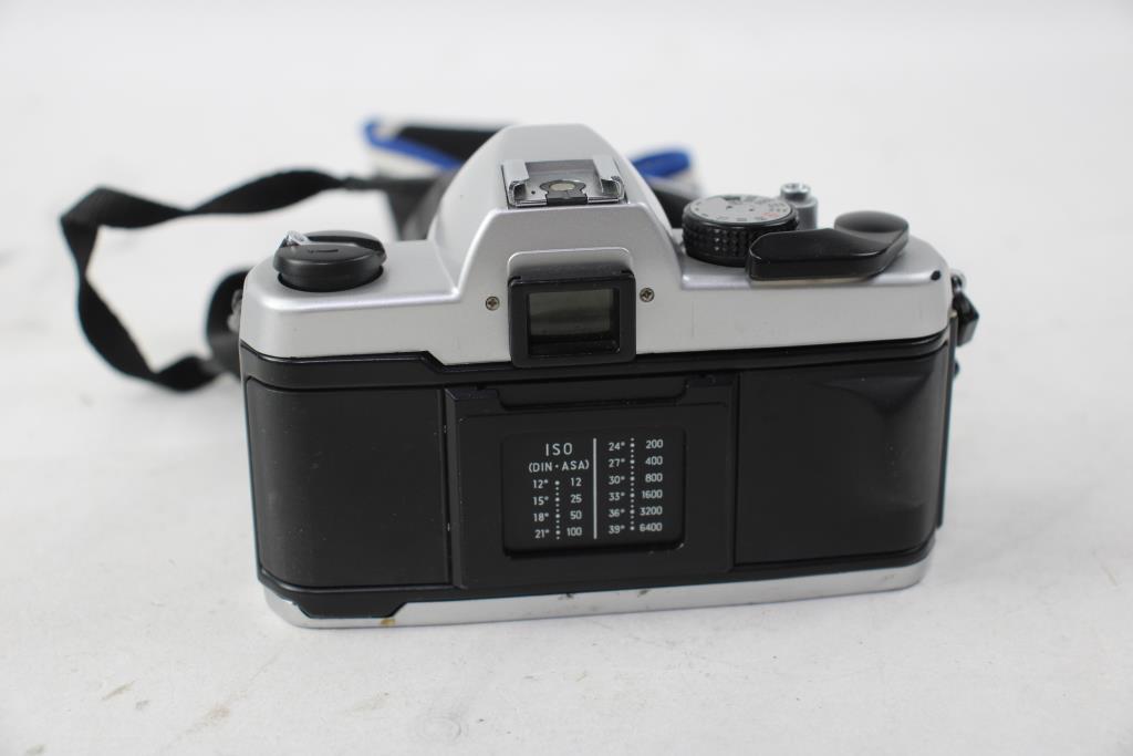 Promaster 2500PK Super 35mm SLR Camera | Property Room