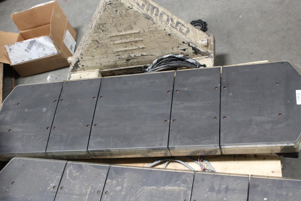 Public Safety Equipment Company Code 3 Defender TriCore Police Light Bar Property Room