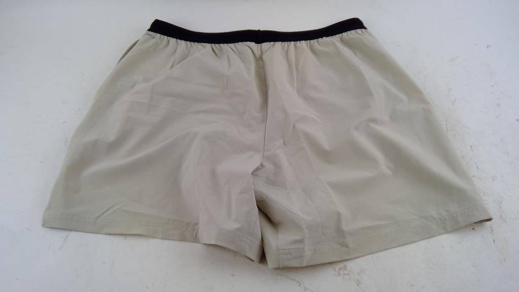 Puma Shorts Size XL