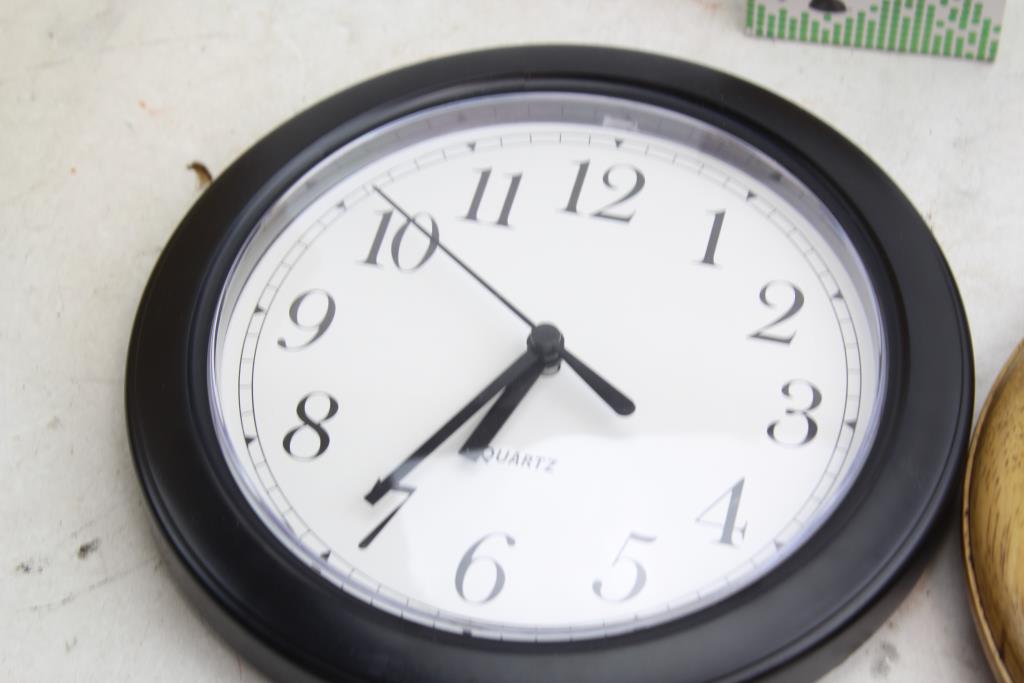 Quartz, Ingraham Analog Clocks, Connect Universal Smartphone Holder 4