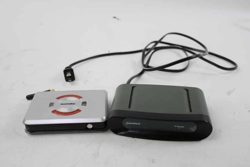 Radio Shack Rf Modulator And Securityman Receiver Property Room