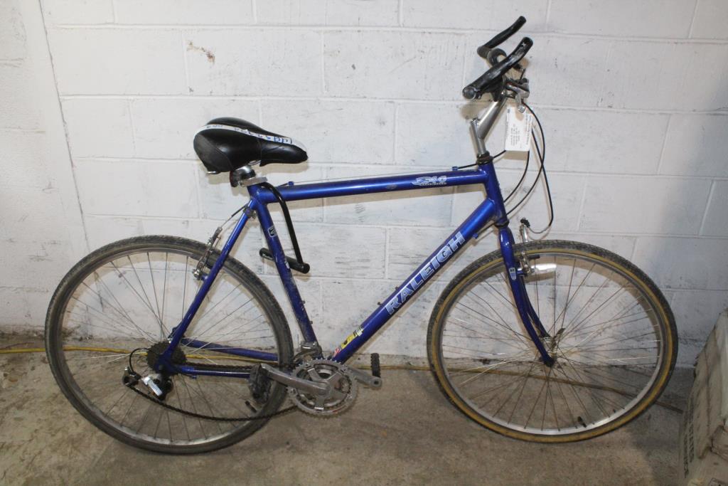 Raleigh C40 Hybrid Bike | Property Room
